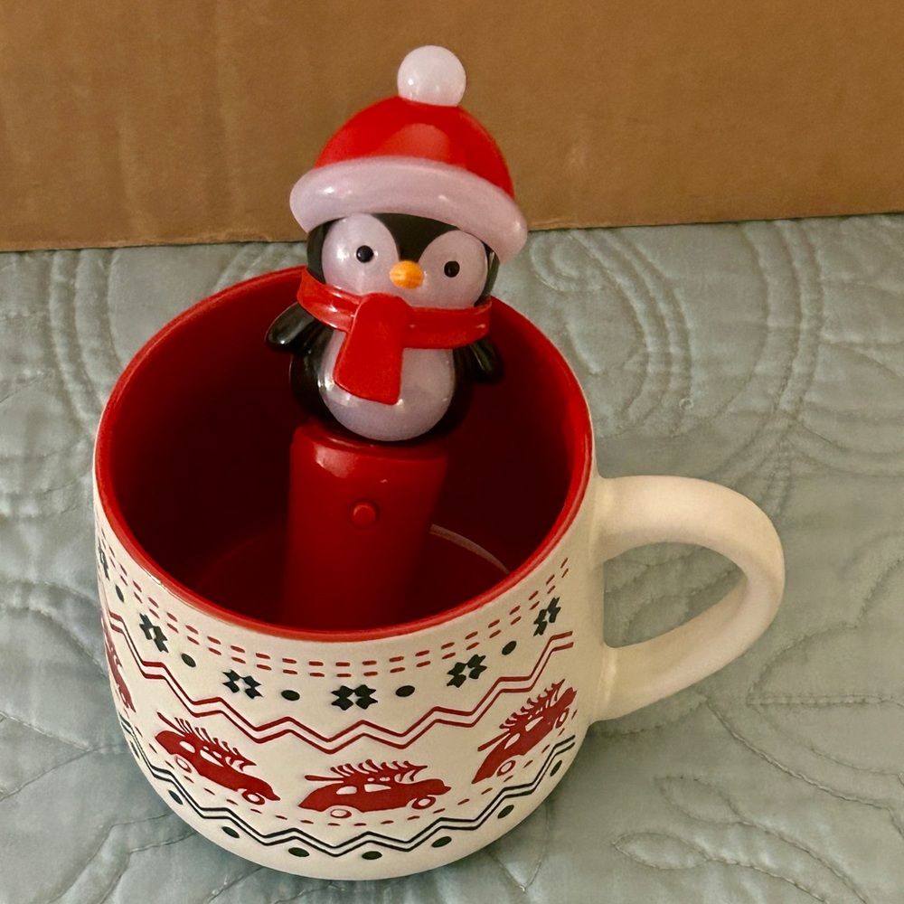 Festive Penguin Light Up Spinner + Mug with Red Interior New With Tags Set of 2